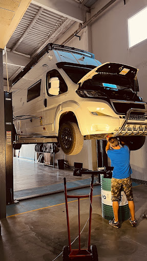 Camper Jack Service Workshop